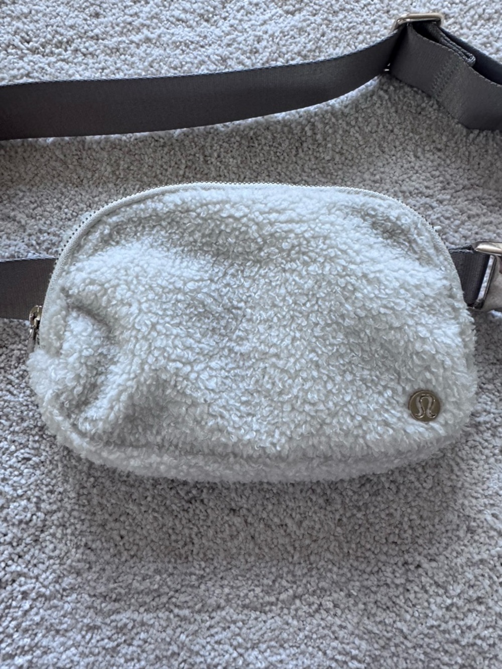 lululemon athletica Sherpa Crossbody Belt Bag in Off-White with Gray Strap